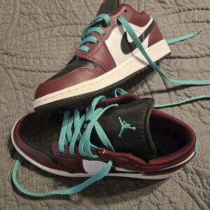 Nike Air Jordan Low 1 Burgundy and Charcoal Black Teal Size 4.5Y/6W